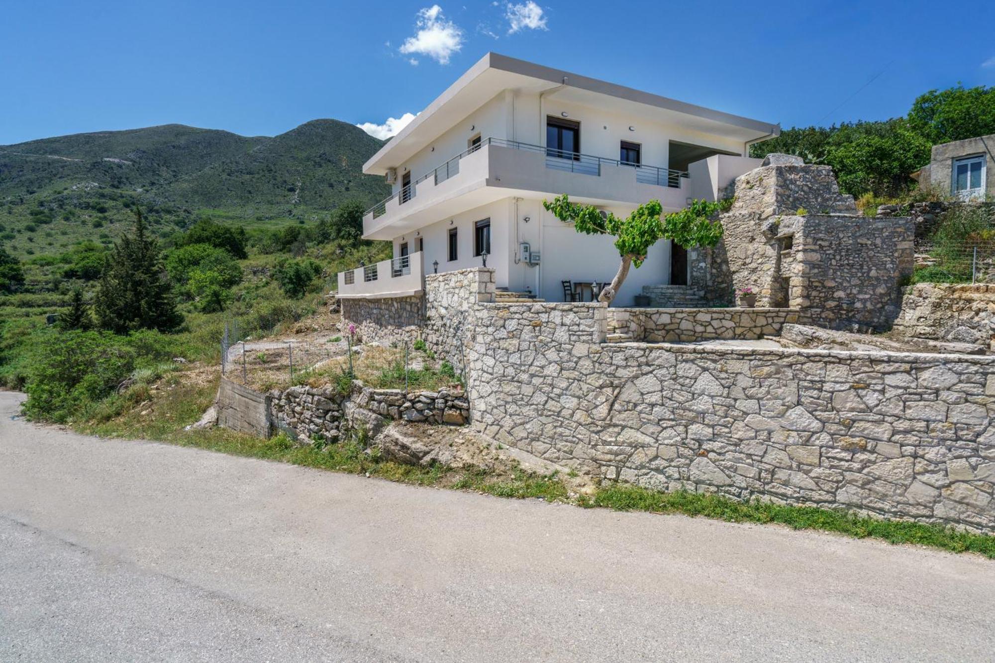 Διαμέρισμα Patima View *